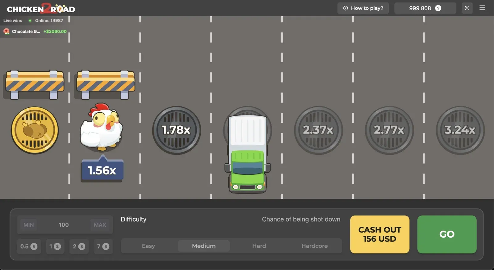 Una partita di Chicken Road 2 con le auto in movimento sulla strada